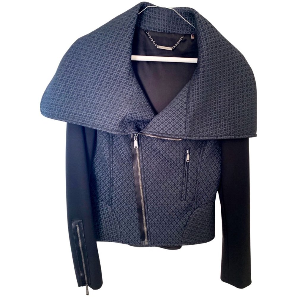 ELIE TAHARI BLACK JACKET BOMBER. UNIQUE AND GLAMORAOUS!! SIZE 6